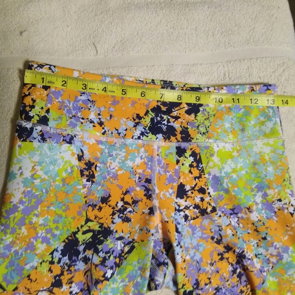FABLETICS floral print PowerHold capri leggings, S - Picture 9 of 14
